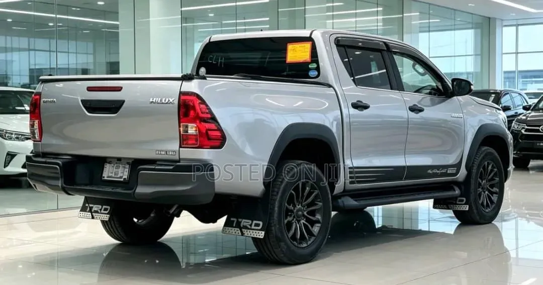 Toyota Hilux 2019 Silver