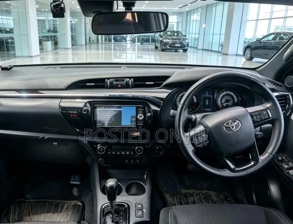 Toyota Hilux 2019 Silver