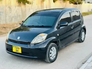 Toyota Passo 2004 Black