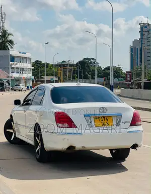 Toyota Crown Majesta 2005 Pearl