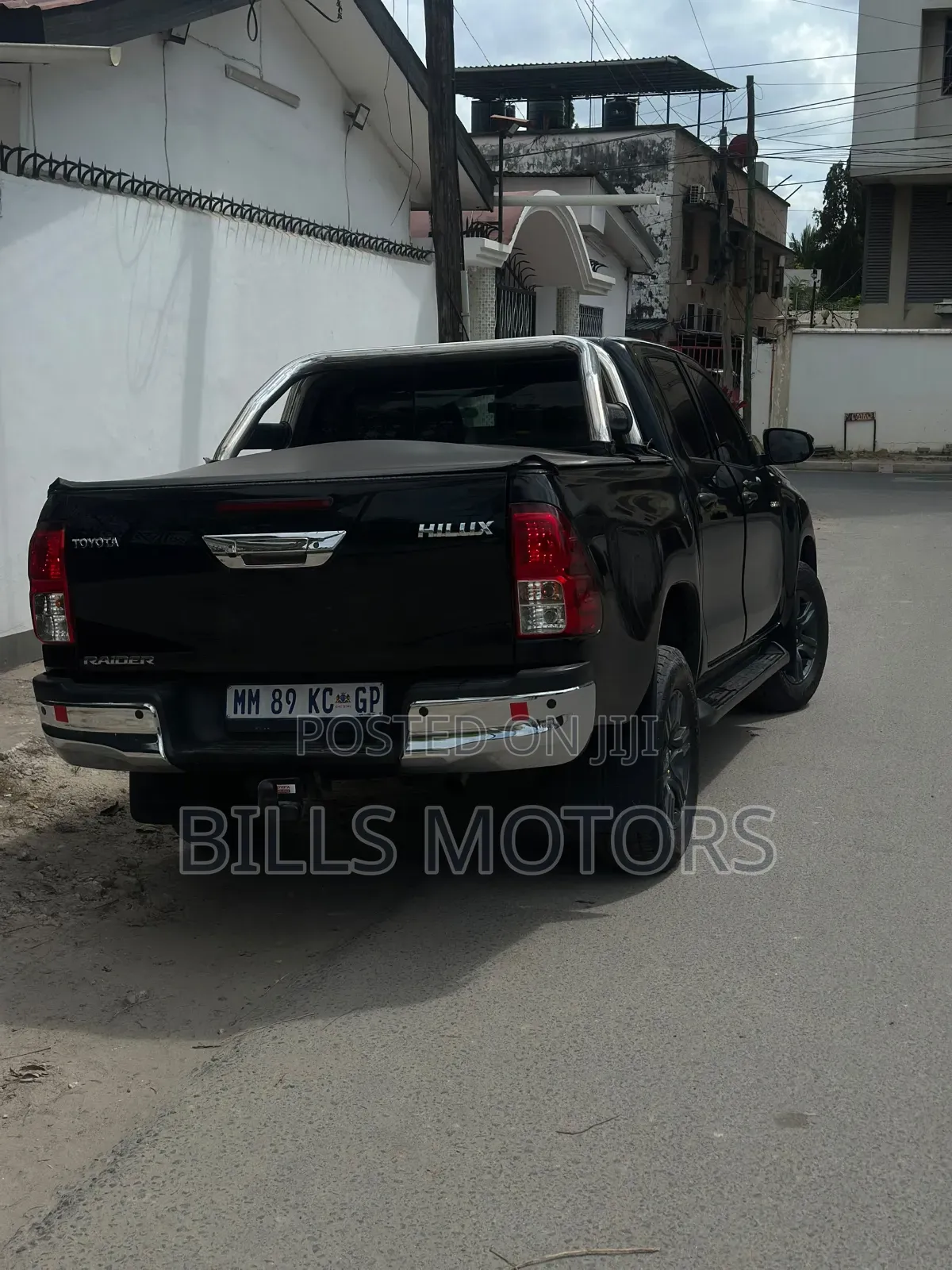 Toyota Hilux 2021 Black