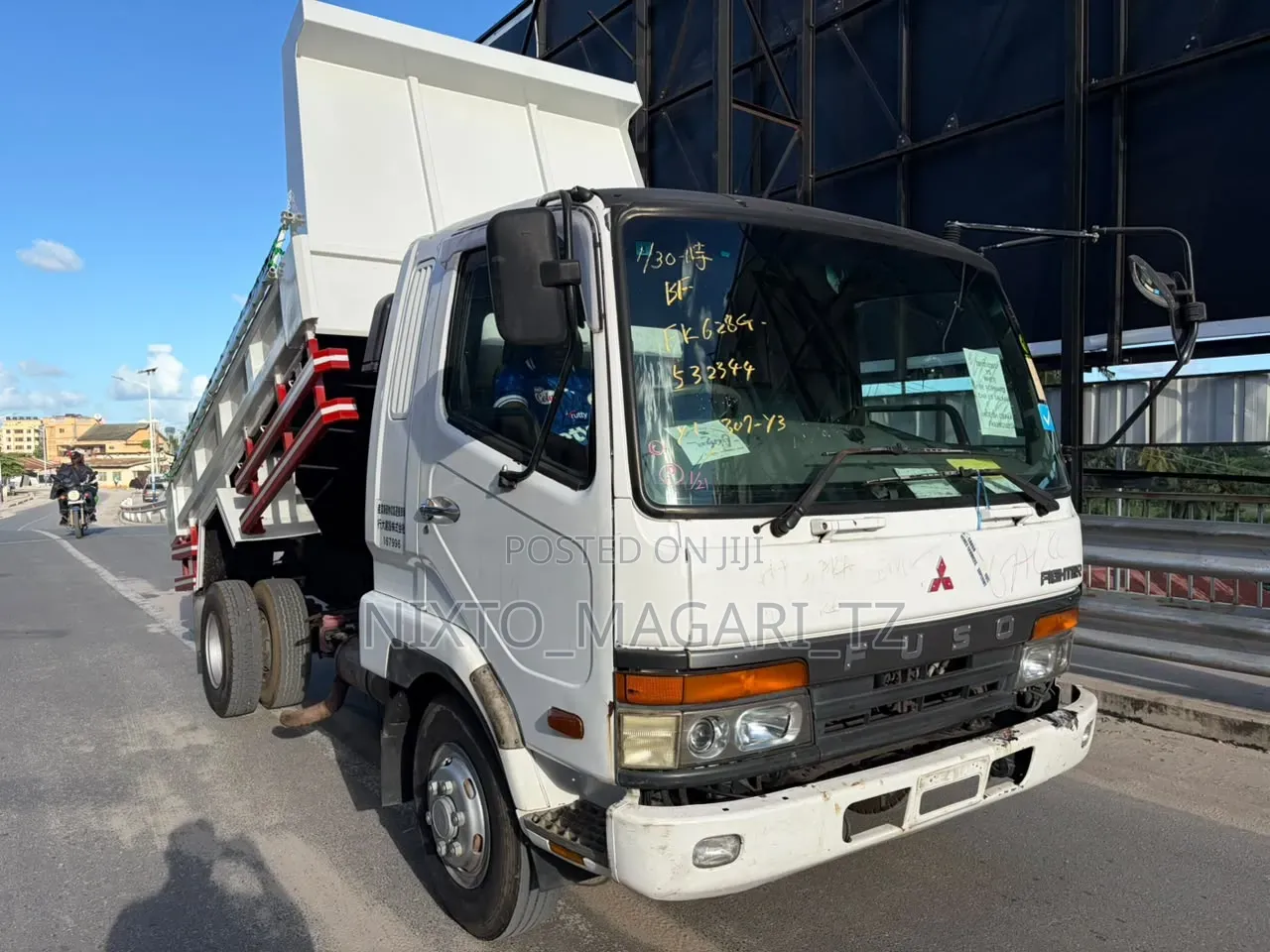 Fuso Fighter Body Tiper