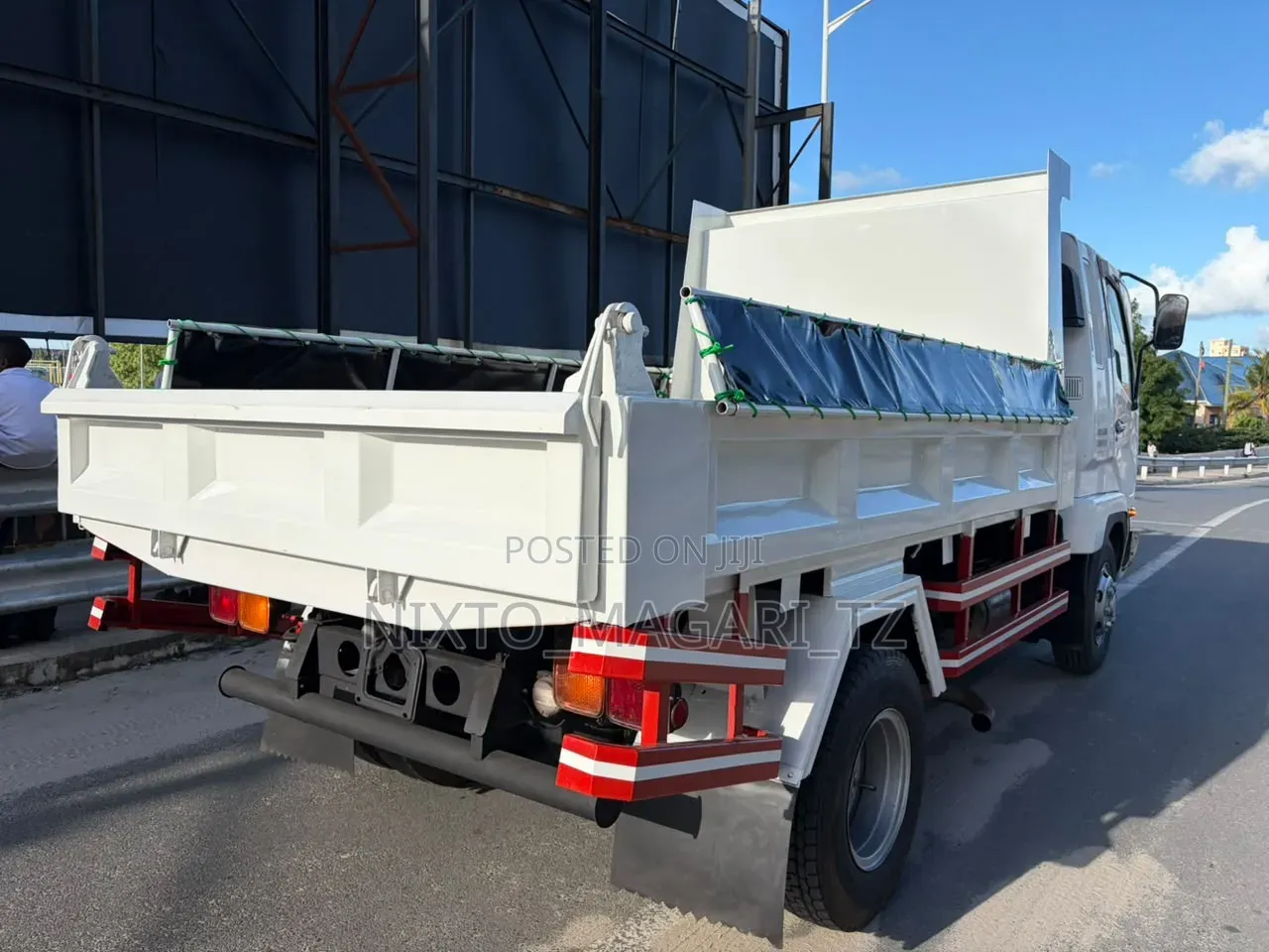 Fuso Fighter Body Tiper