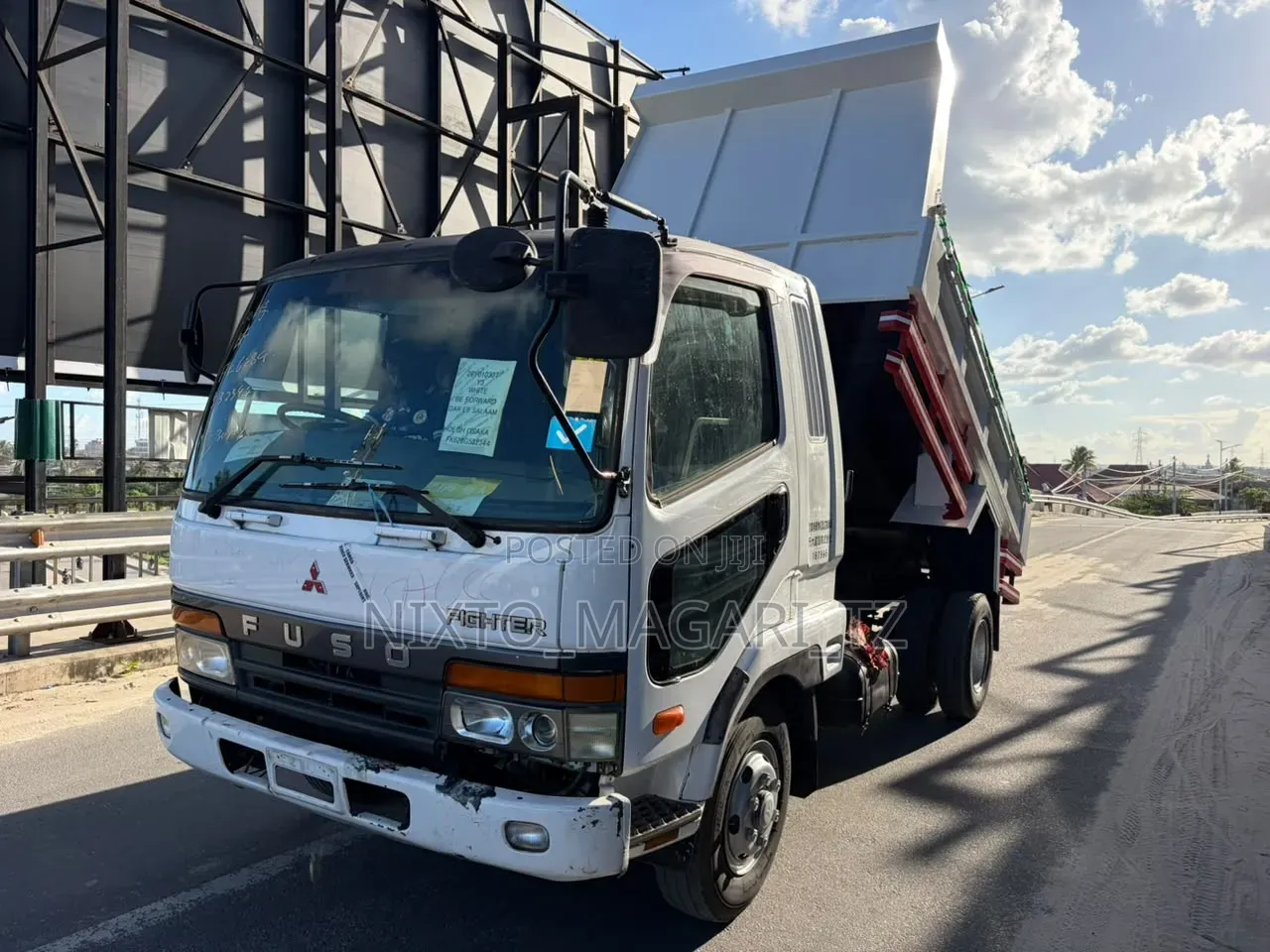 Fuso Fighter Body Tiper