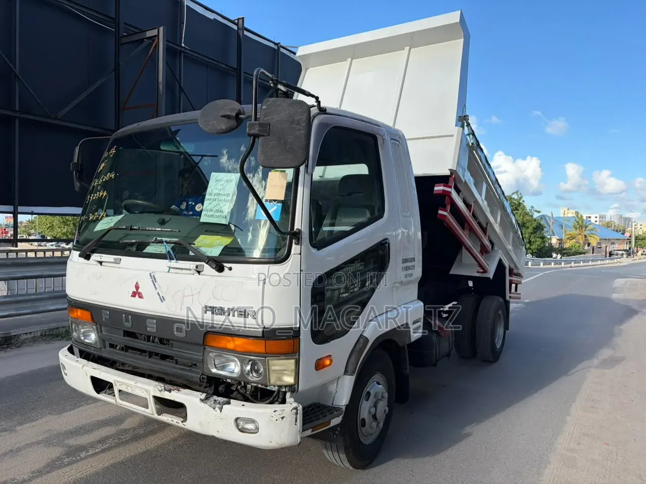 Fuso Fighter Body Tiper