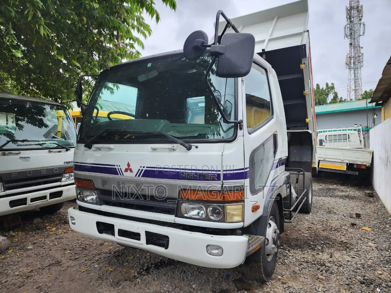 Fuso Fighter Body Tiper