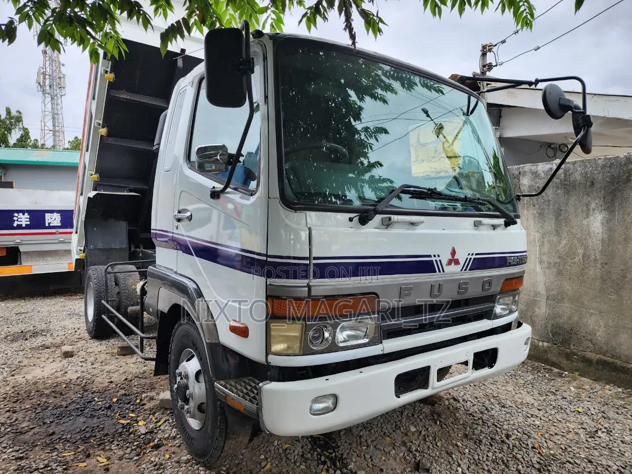 Fuso Fighter Body Tiper