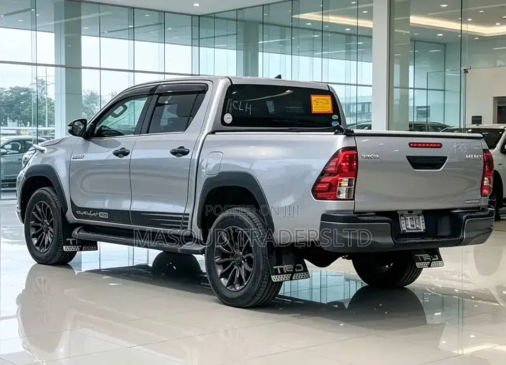 Toyota Hilux 2019 Silver
