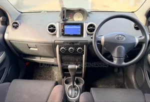 Toyota IST 2004 Silver