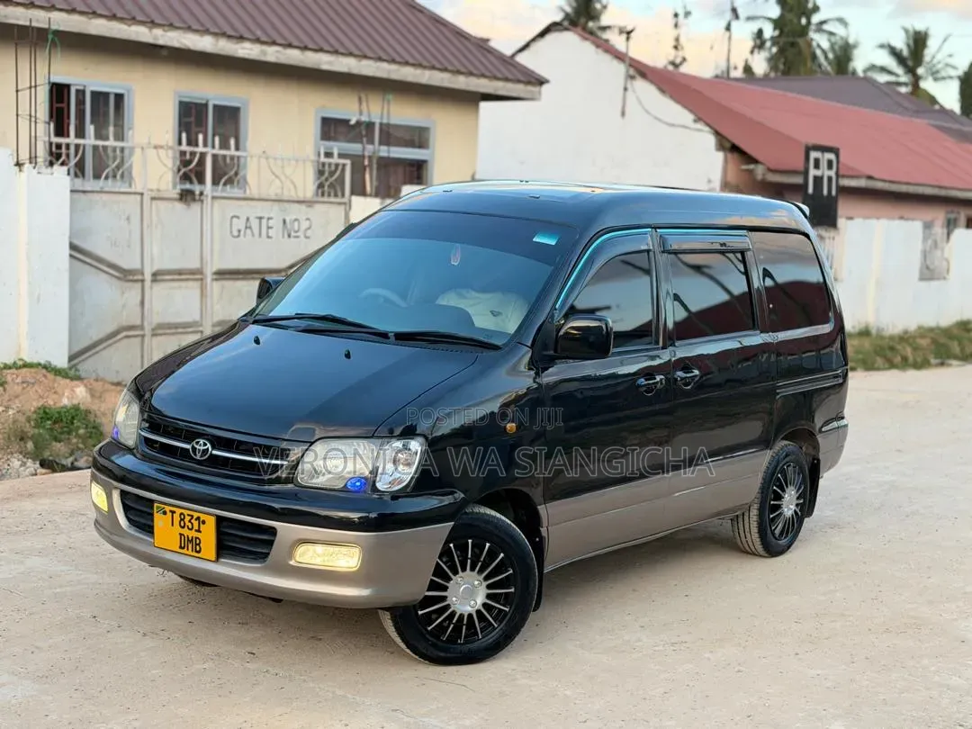 Toyota Noah 2001 Black