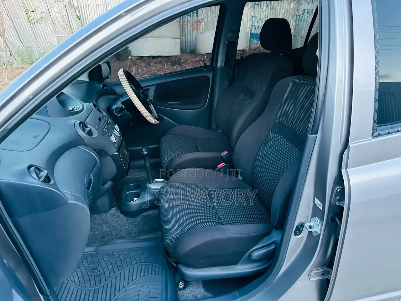 Toyota Vitz 2002 Gray