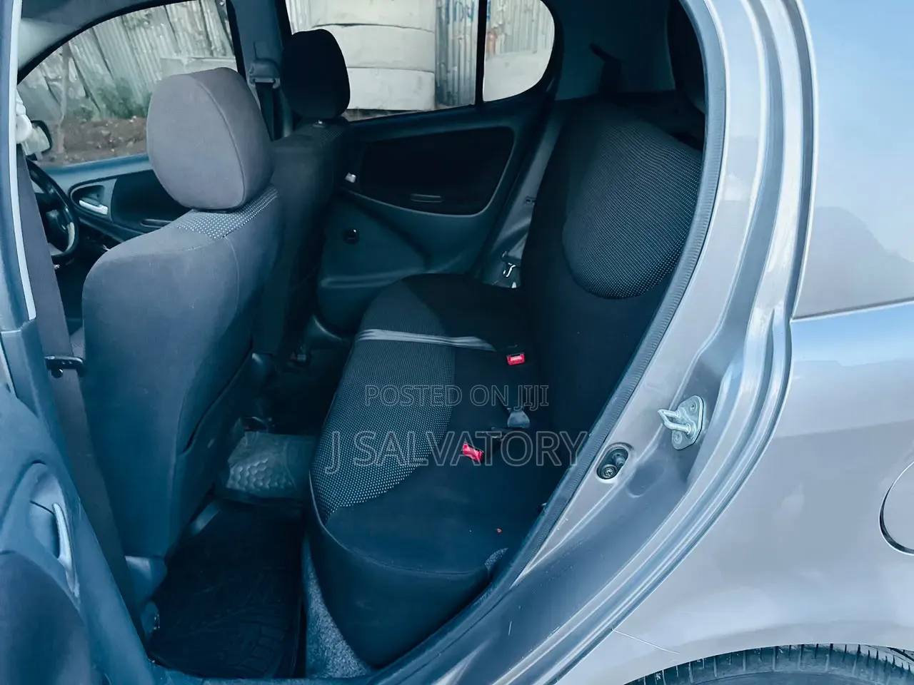 Toyota Vitz 2002 Gray