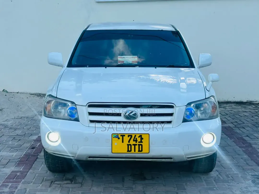 Toyota Kluger 2003 White