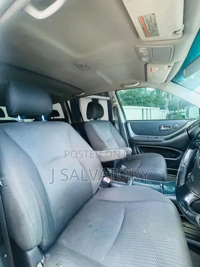 Toyota Kluger 2003 White