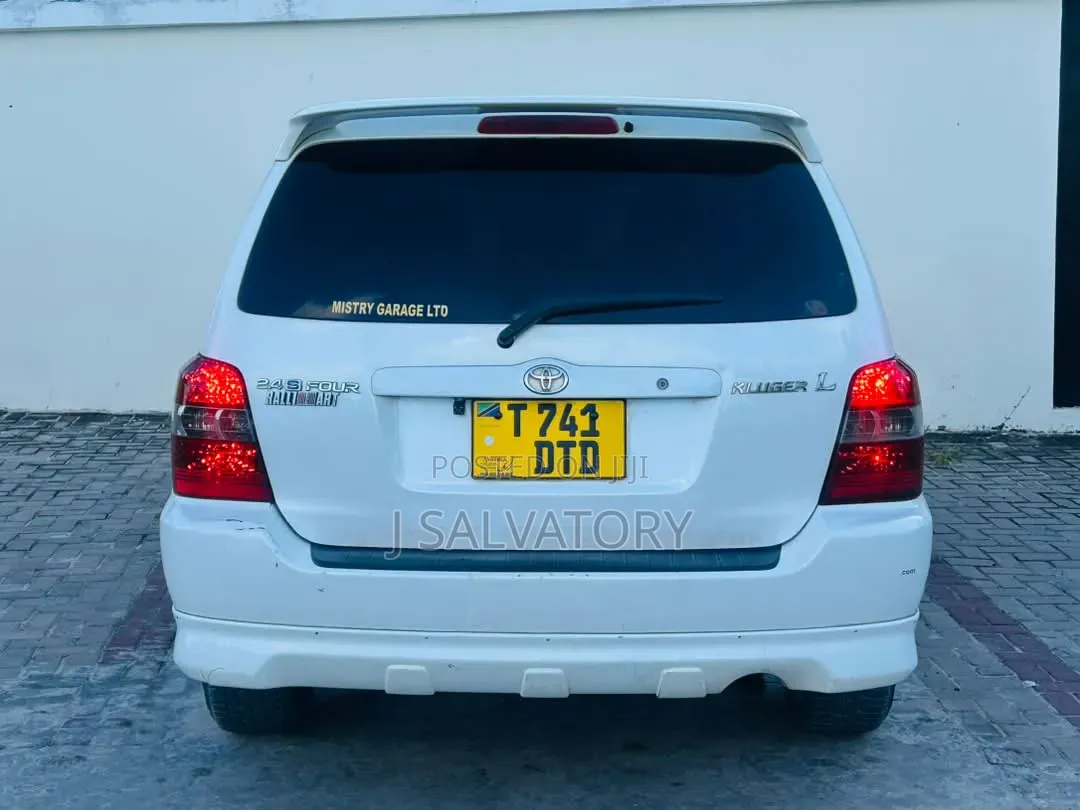 Toyota Kluger 2003 White
