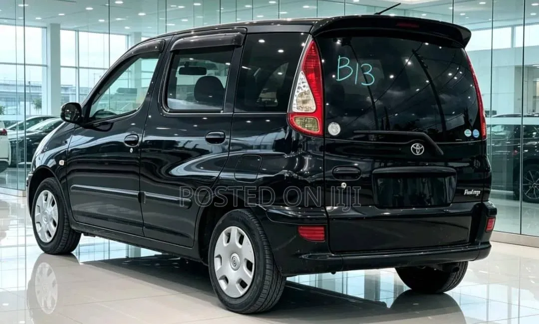 Toyota Fun Cargo 2005 Black