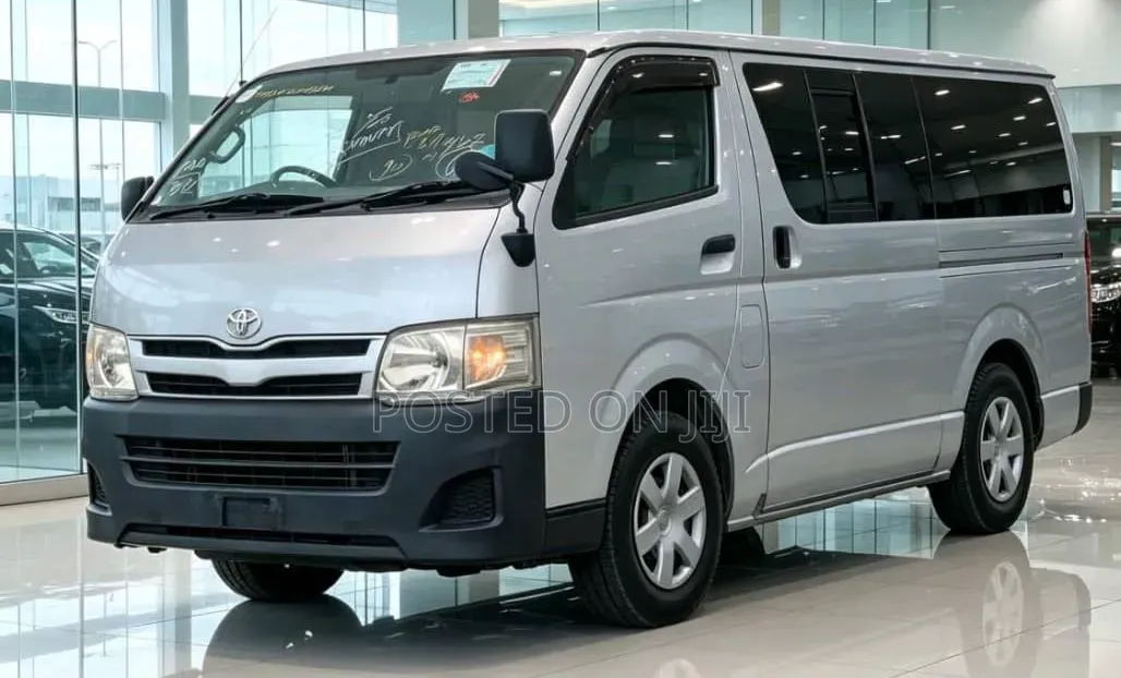 Toyota HiAce 2011 Silver