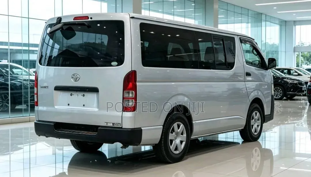 Toyota HiAce 2011 Silver