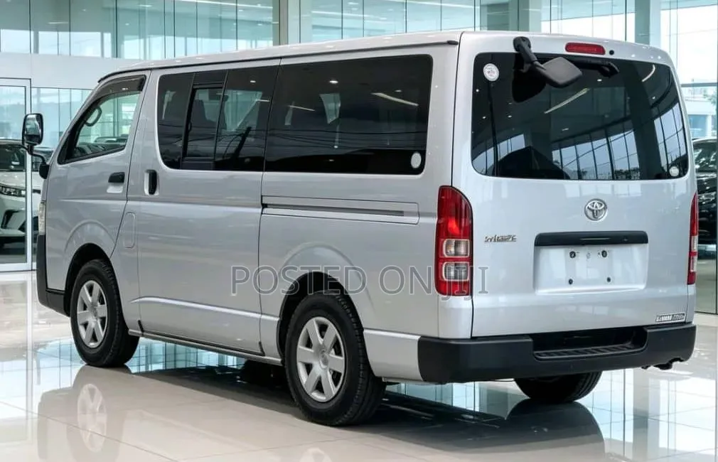 Toyota HiAce 2011 Silver