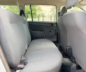 Toyota Succeed 2006 Silver