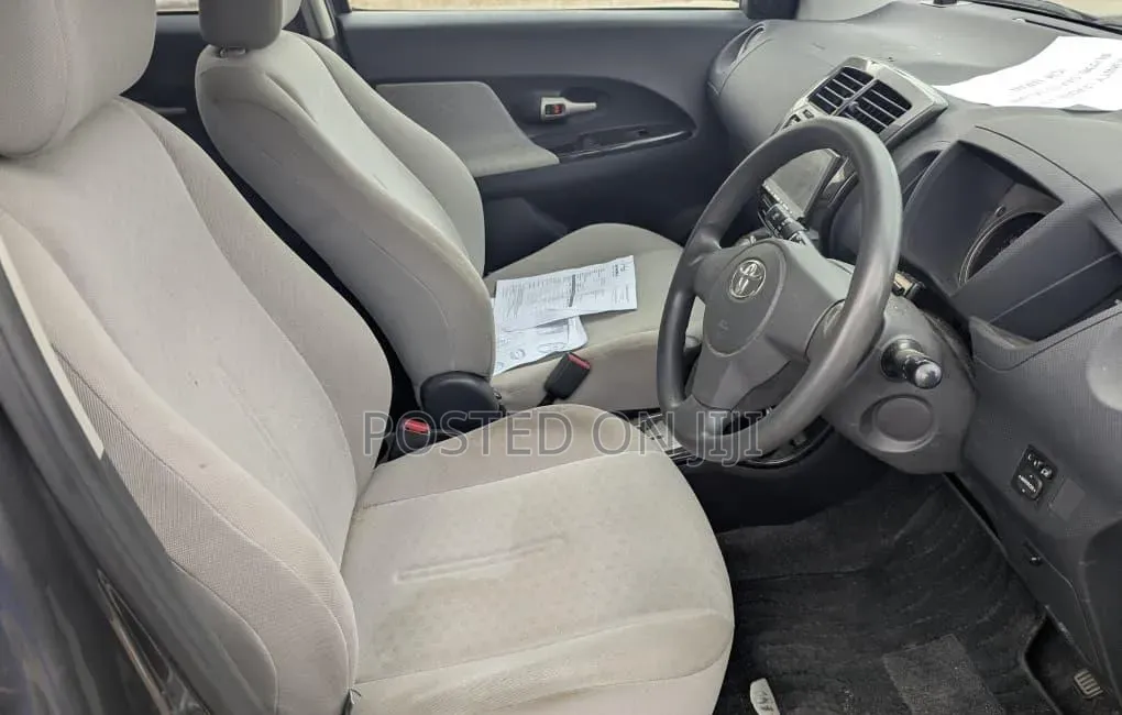 Toyota IST 2009 Gray