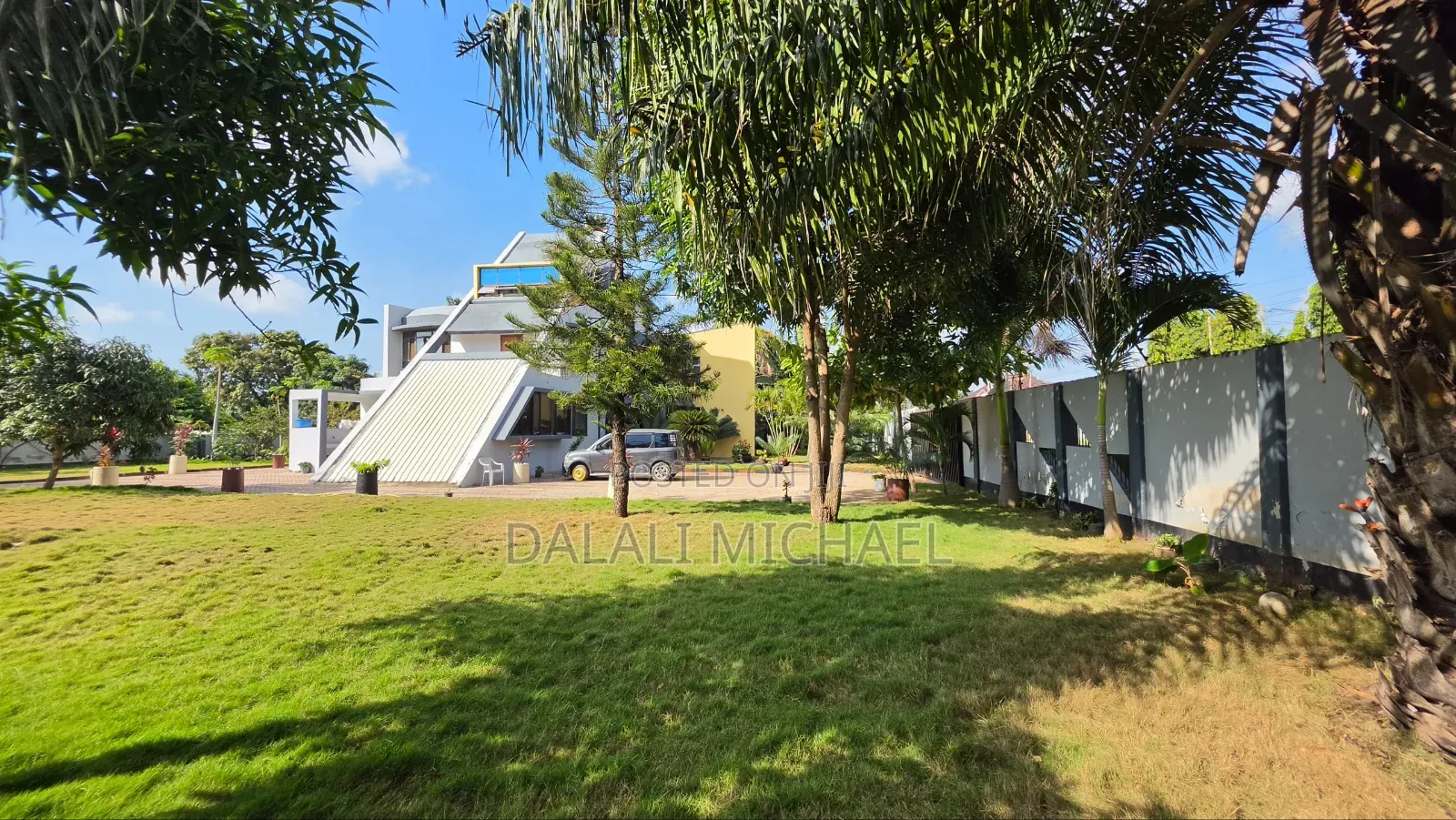 4bdrm House in Mbezibeach for sale
