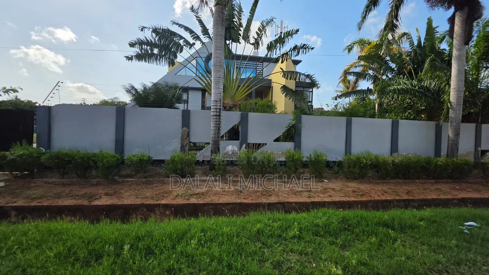 4bdrm House in Mbezibeach for sale