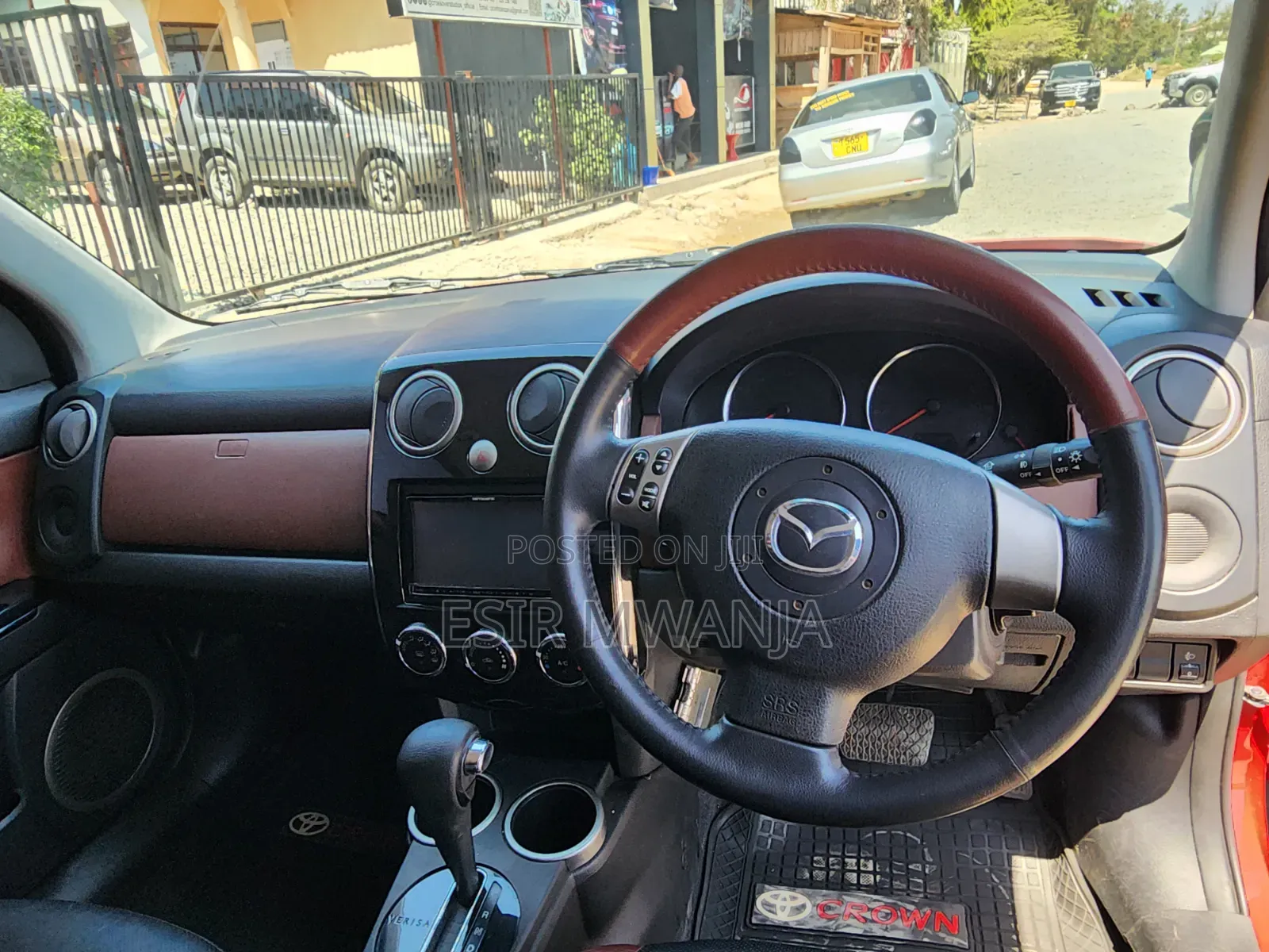 Mazda Verisa 2010 Red