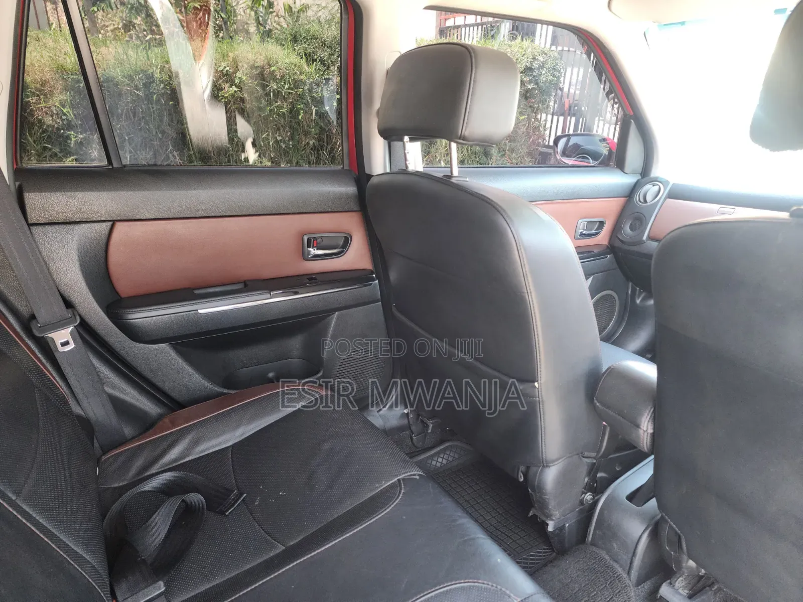 Mazda Verisa 2010 Red