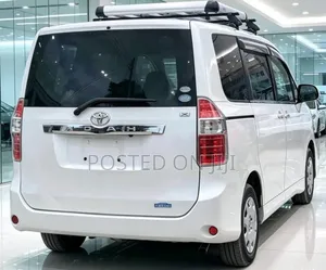 Toyota Noah 2010 White
