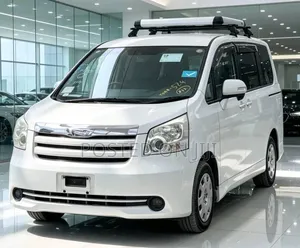 Toyota Noah 2010 White