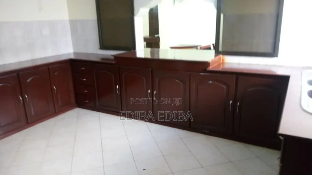 9bdrm House in Ediba Real Estate, Njiro for rent