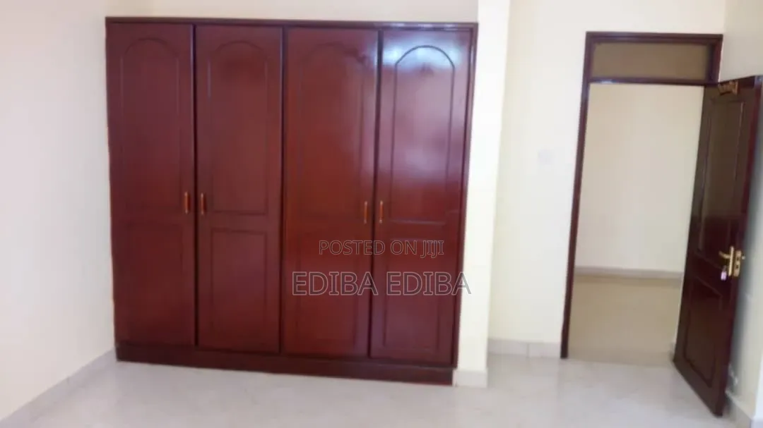 9bdrm House in Ediba Real Estate, Njiro for rent