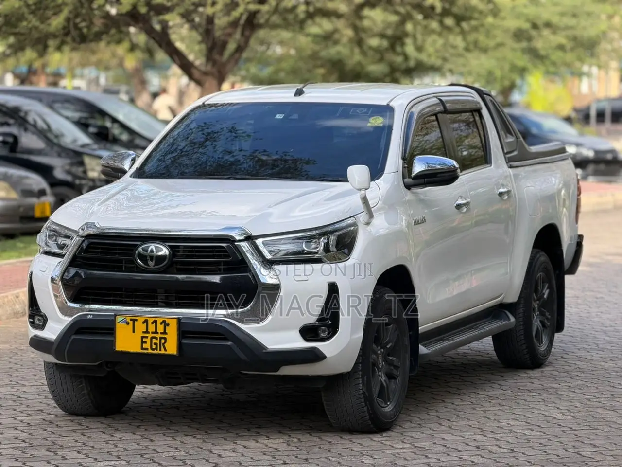 Toyota Hilux 2022 White