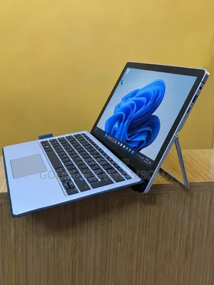 New Laptop Microsoft Surface 8GB Intel Core i5 SSD 256GB