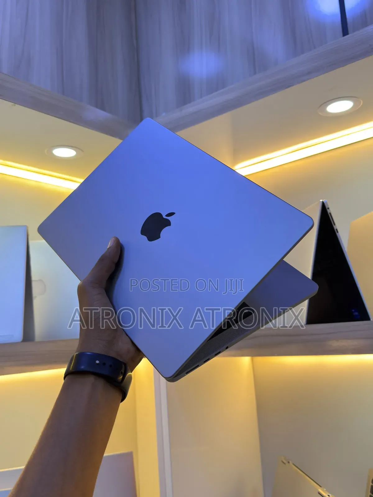 Laptop Apple MacBook Pro 2021 M1 16GB Intel Core i5 SSD 512GB
