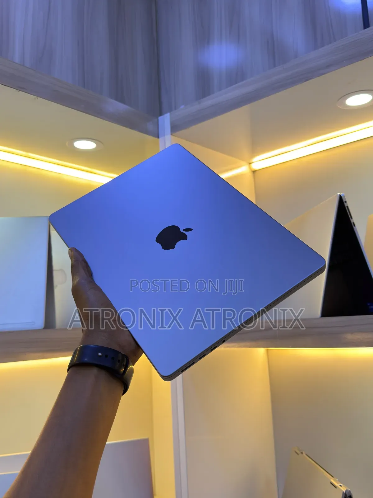 Laptop Apple MacBook Pro 2021 M1 16GB Intel Core i5 SSD 512GB