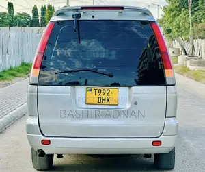 Toyota Noah 2001 Silver