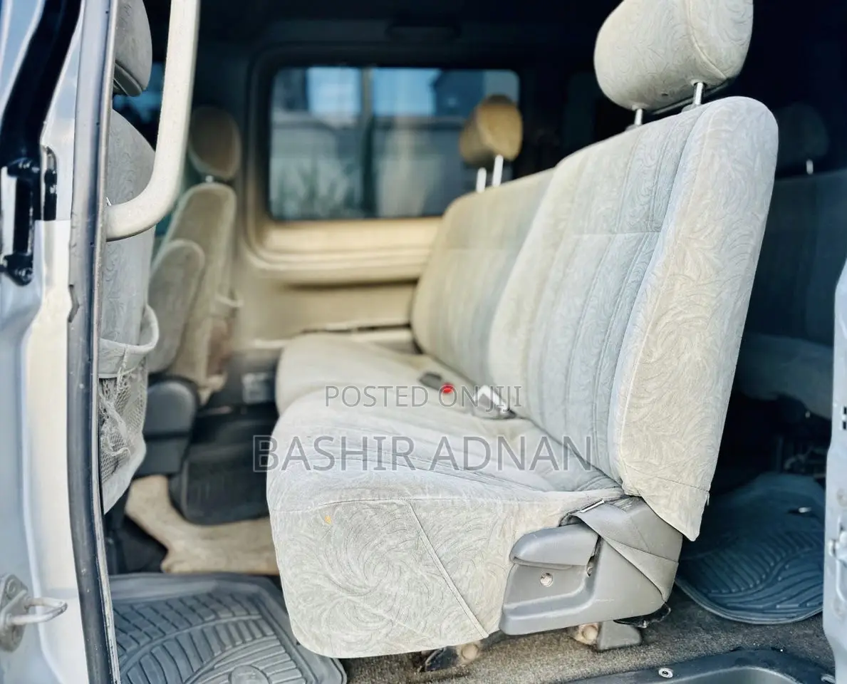 Toyota Noah 2001 Silver
