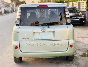 Toyota Sienta 1.5 AWD 2008 Green