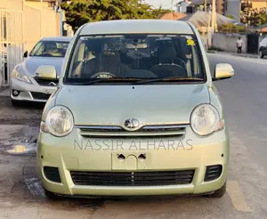 Toyota Sienta 1.5 AWD 2008 Green