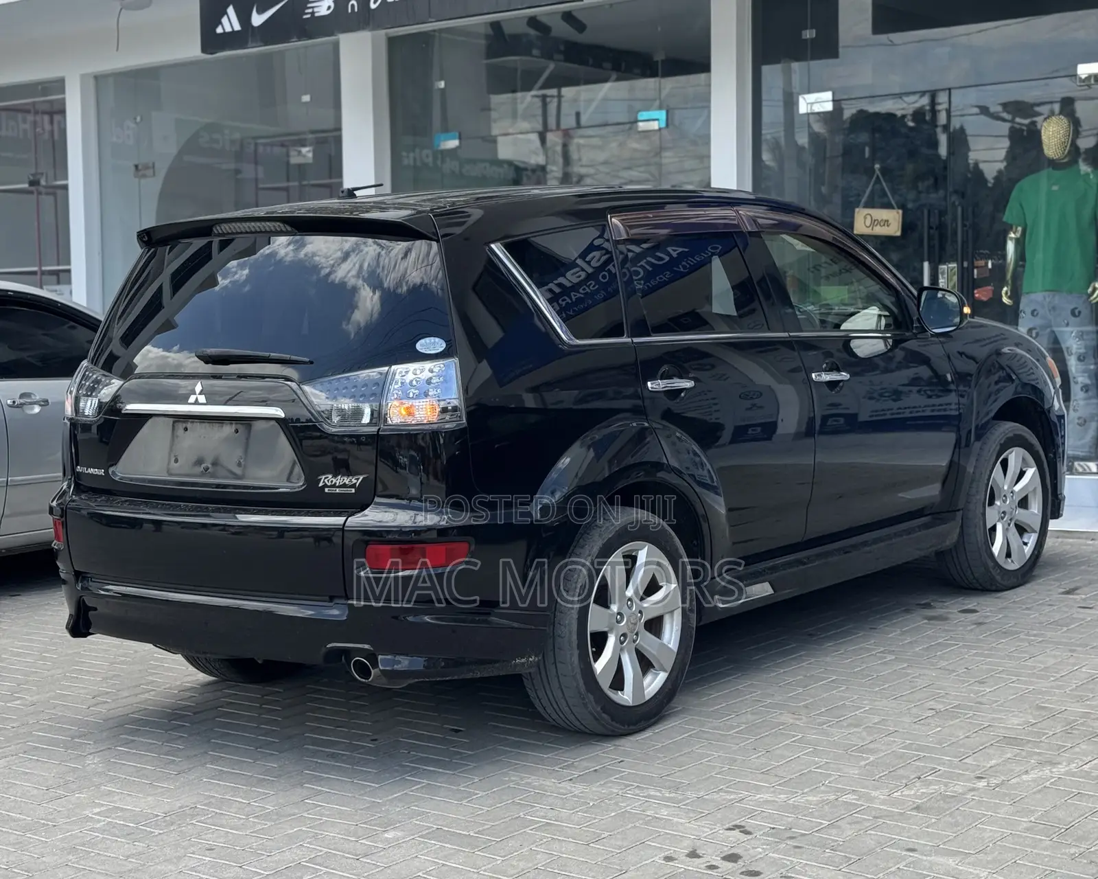 Mitsubishi Outlander 2012 Black