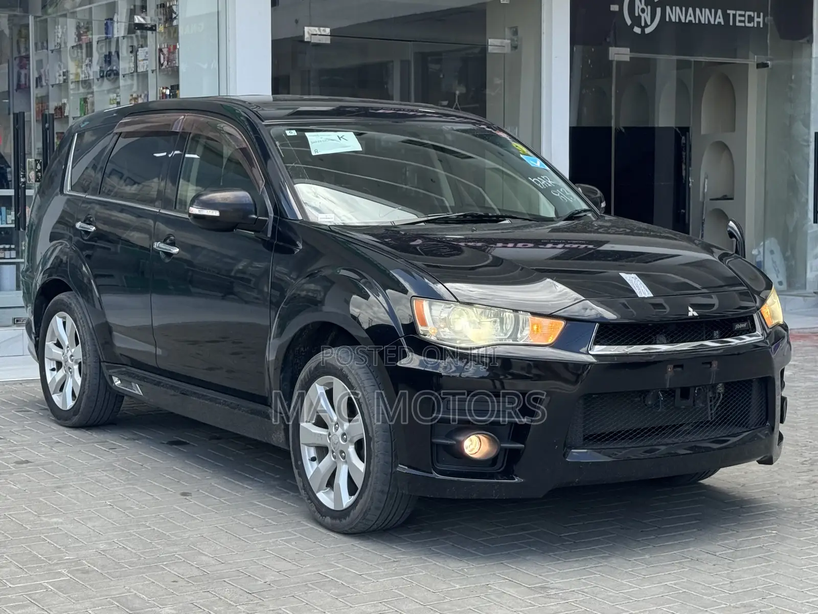 Mitsubishi Outlander 2012 Black