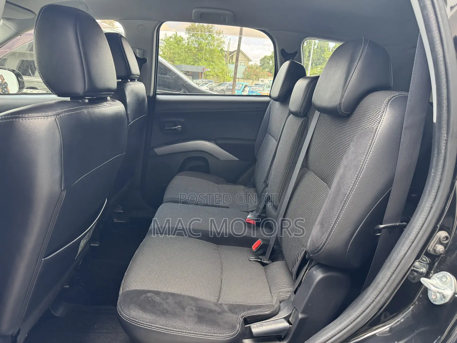 Mitsubishi Outlander 2012 Black