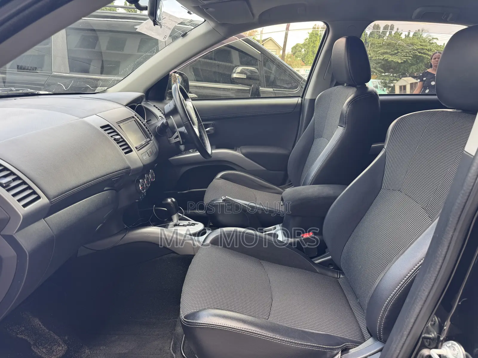 Mitsubishi Outlander 2012 Black