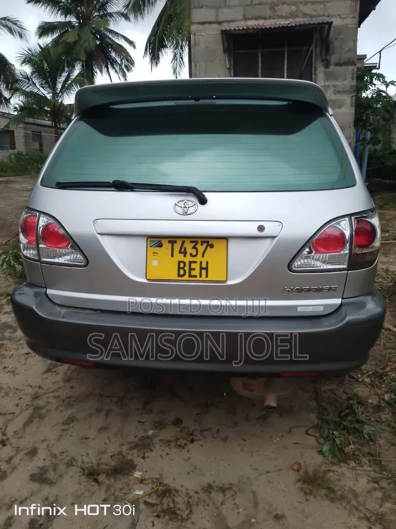 Toyota Harrier 2002 Silver