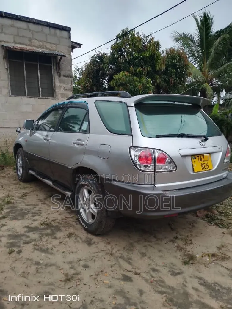 Toyota Harrier 2002 Silver