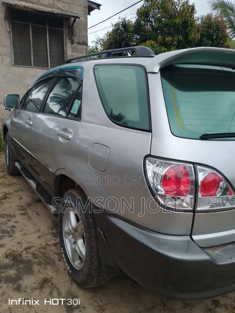 Toyota Harrier 2002 Silver