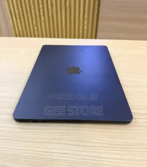 New Laptop Apple MacBook Air 2025 M4 16GB Apple M4 SSD 512GB