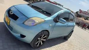 Toyota Vitz 1.3 AWD 5dr 2004 Blue